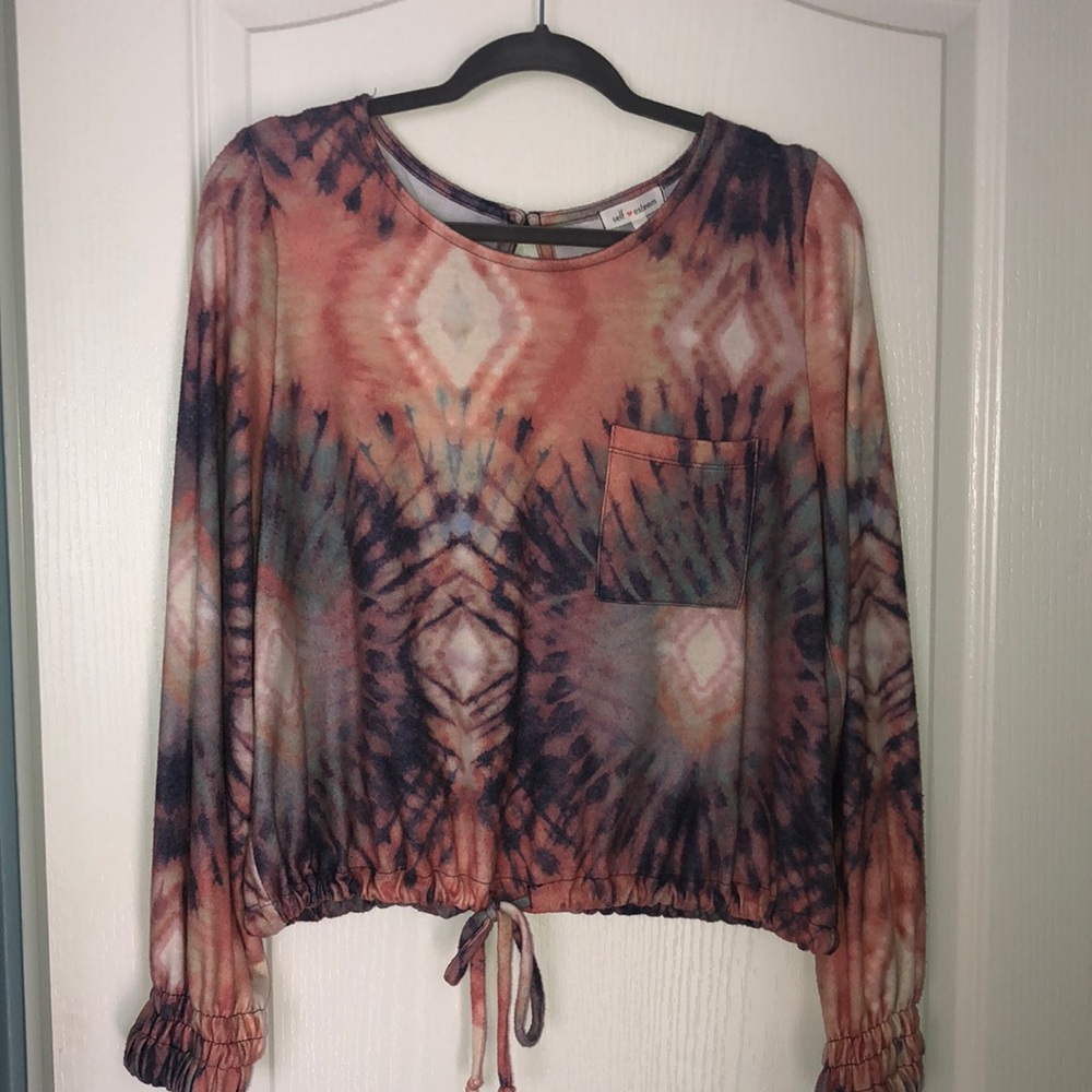 Jersey material long sleeved top.